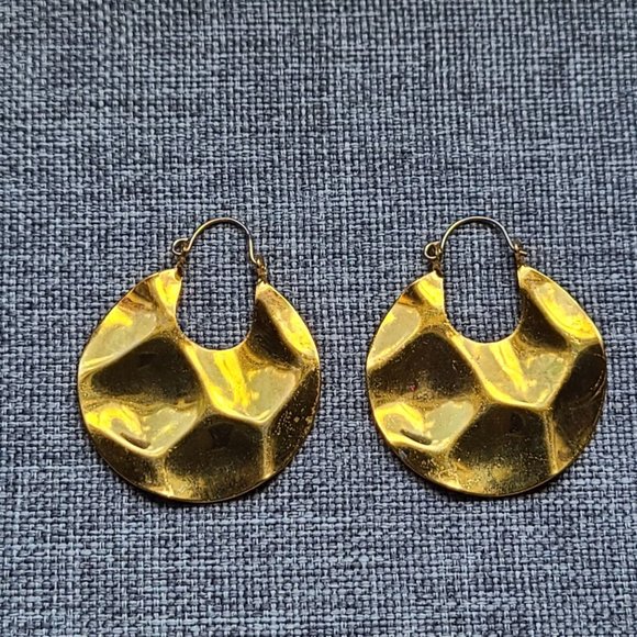 Beautiful gold tone Earrings - Picture 2 of 5
